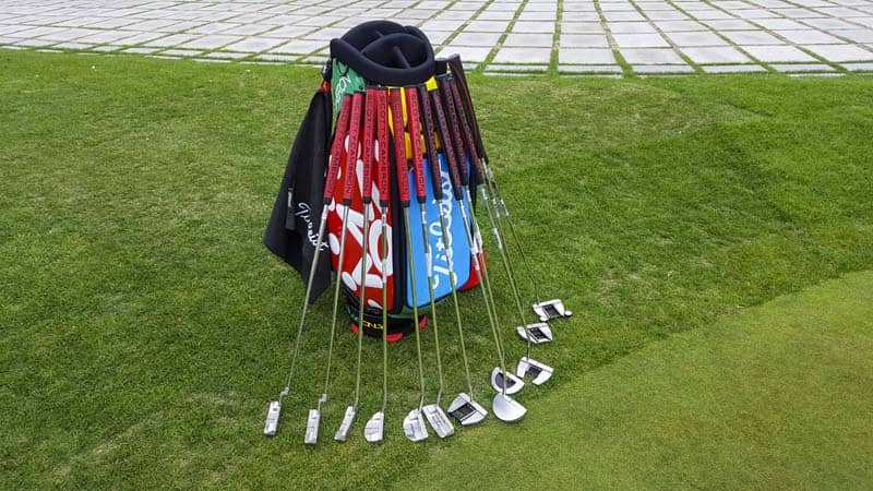 Our new staff bag displaying our latest Tour putters.