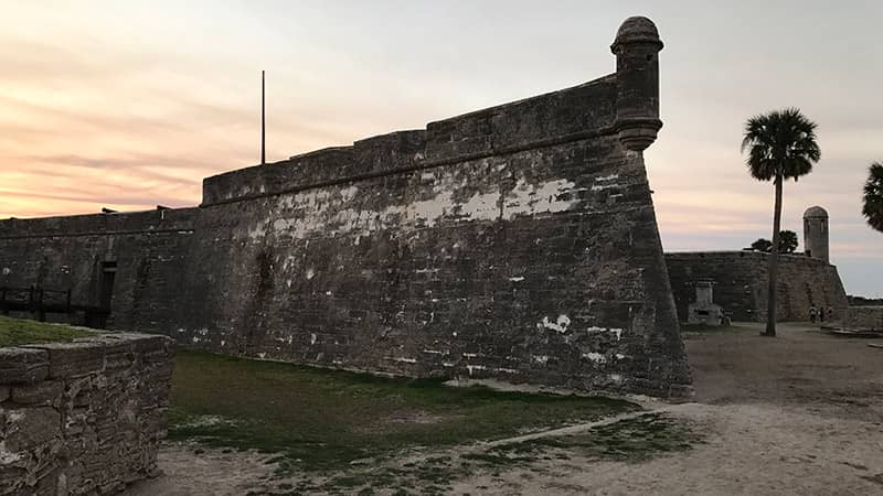The construction of the core of the current fortress was completed in 1695.