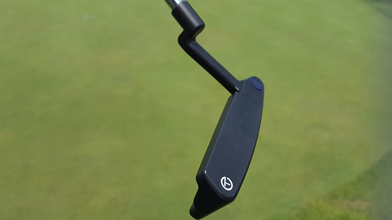 Hand-stamped Circle T on the face toe of this Newport 2 in Tour Black.