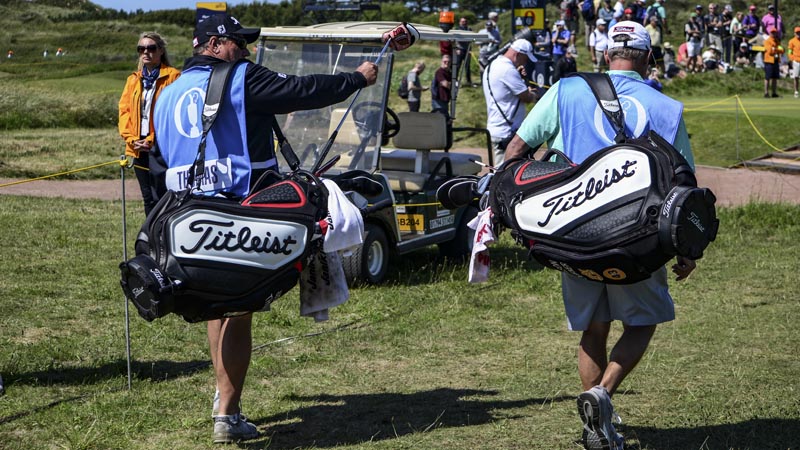 Caddy holsters Justin Thomas's 2017 Futura 5W prototype with the 2017 COWCOVER MID-ROUND