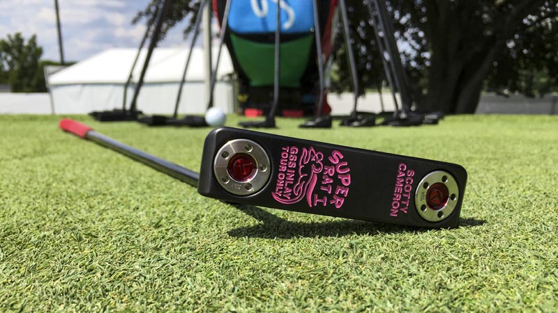 Neon pink paintfill always makes a putter pop.