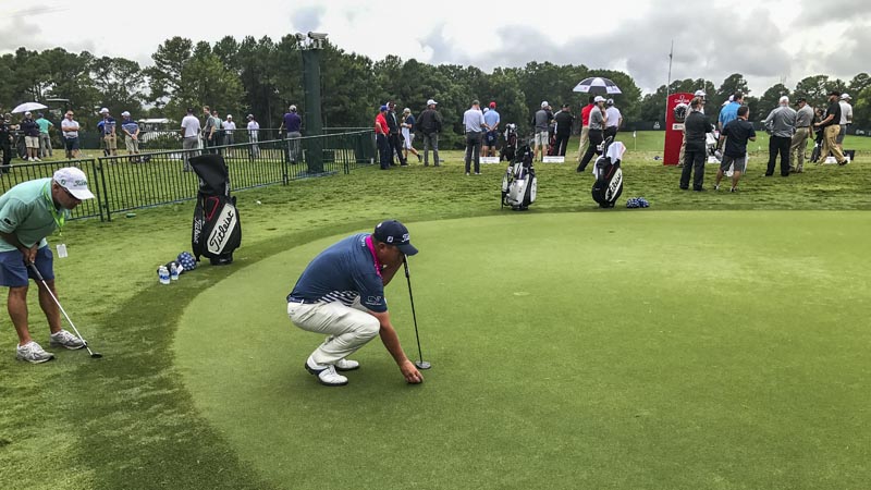 Jason Dufner with a Futura T5MBS prototype.