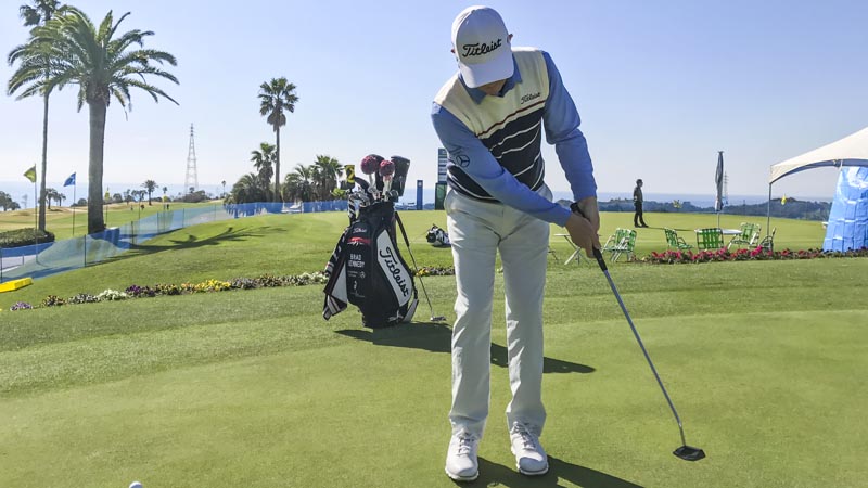Brad Kennedy putting with his 2016 Select Newport 2 Notchback.