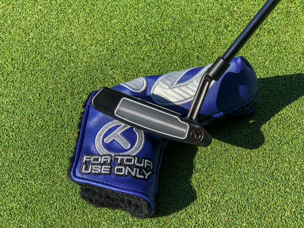 Super Rat II with a Carbon Rush Circle T headcover in blue.
