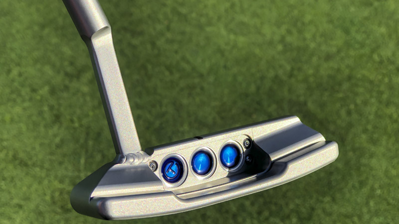 Welded mid-slant neck on a Select Concept 2 Tour putter.