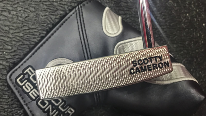 The deep milled face of a GOLO 7 Tour putter.