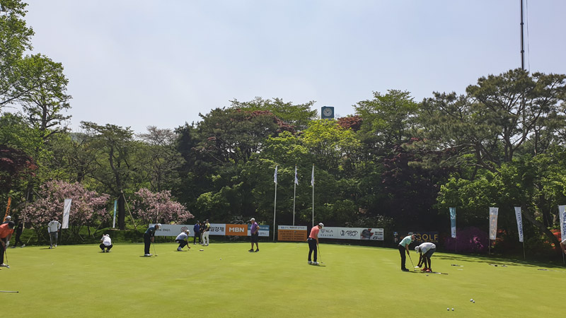 The putting green at the 38th GS Caltex Maekyung Open on the Korean Golf Tour.