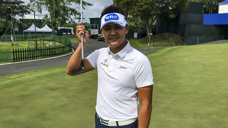 Sang Hyun Park with an M3 GSS Tour Prototype.