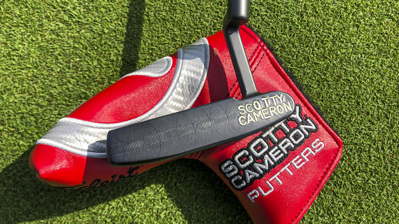 009M (Masterful) Circle T with our red Carbon Rush Circle T headcover.