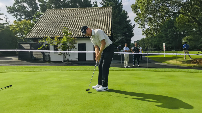 Brad Kennedy on the practice green at the Tokai Classic.