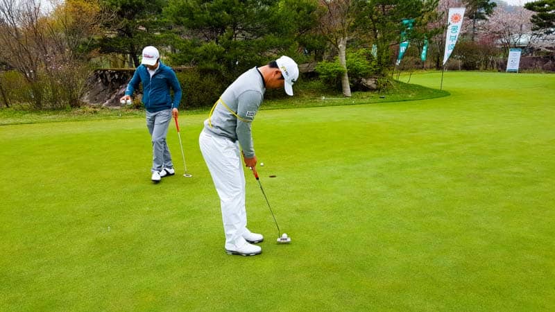 Kyung-Nam Kang using the new Select Newport 2 Notchback