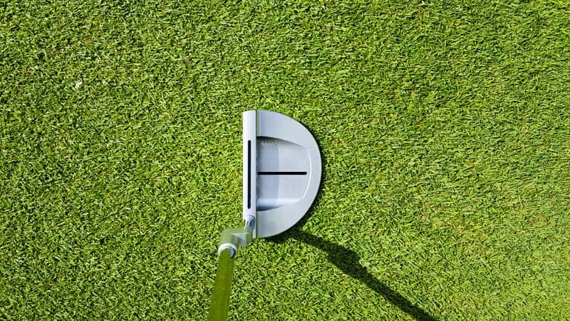 Playing position and unique sight line setup of Scotty's GoLo Knuckle Head Proto.