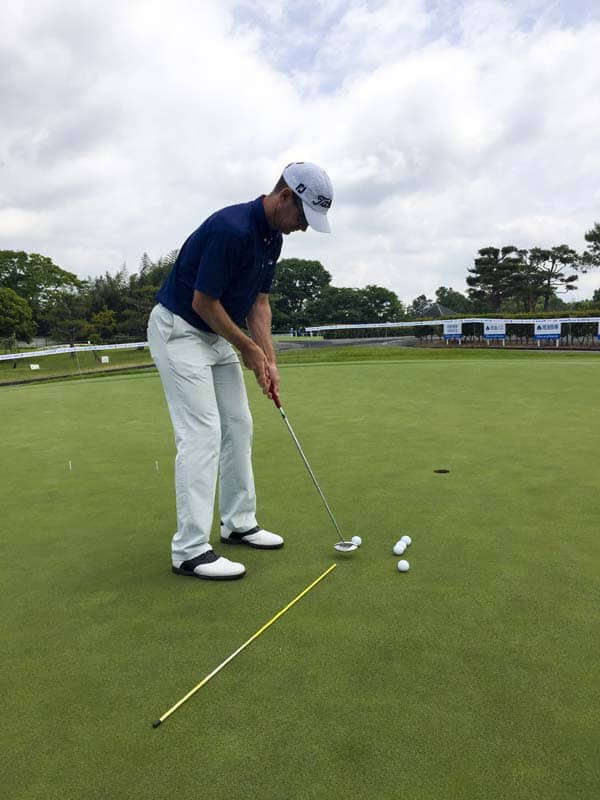 Titleist FPL Scott Strange working with his Red X2 Tour putter.