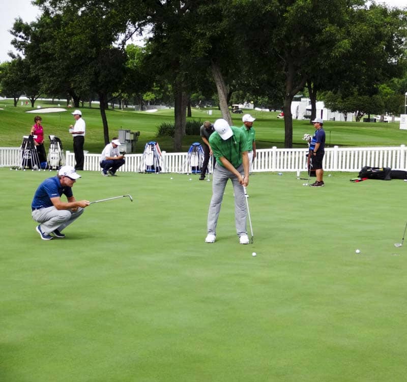Jordan Spieth, left and low and ready to go.