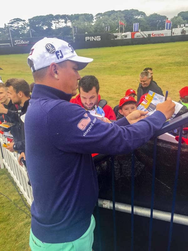 Titleist Brand Ambassador Jason Dufner signing autographs for the fans.