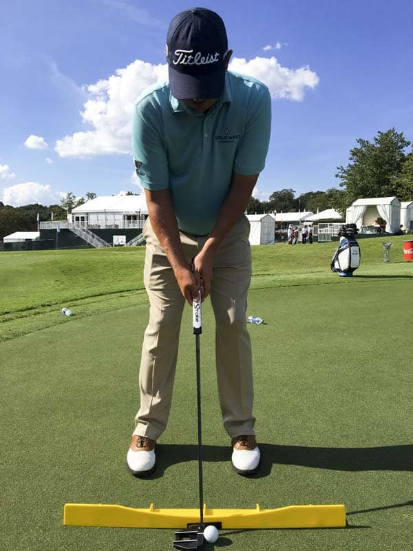 Jason Dufner working with his Futura X7M Tour prototype.