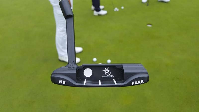 009 in Tour Black with a welded mid-slant long neck.