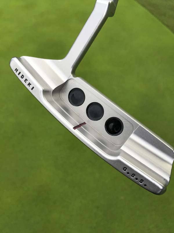 Title taking Newport 2 GSS Tour putter.